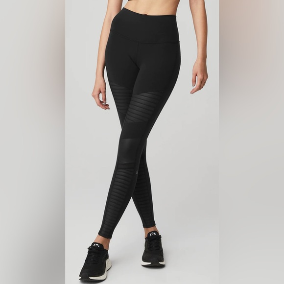 ALO Yoga Pants - Women’s ALO Yoga High-Waist Moto Leggings - Black - Size Small